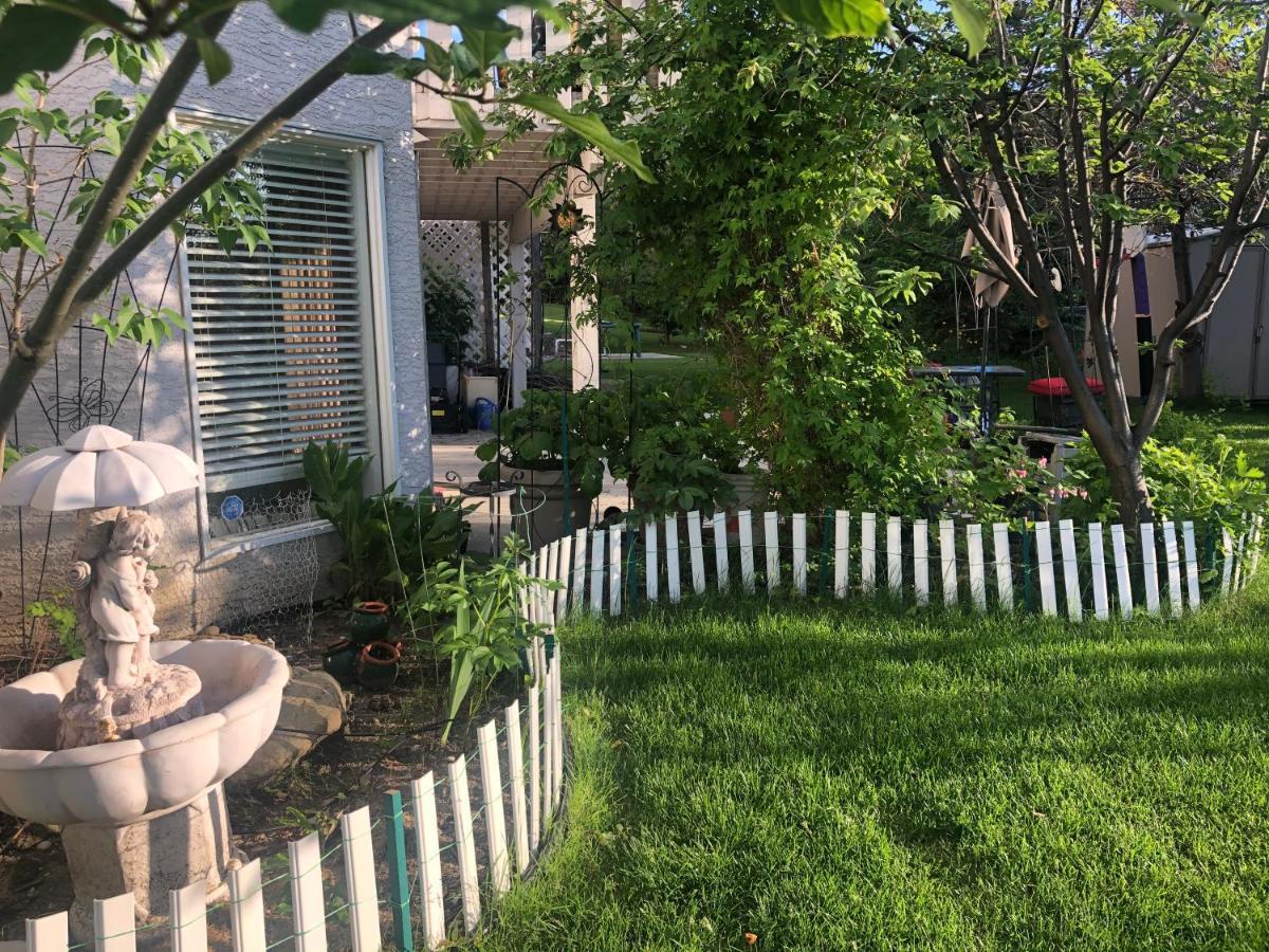 Hamptons Rose Garden Family! Ξενοδοχείο Κάλγκαρι Εξωτερικό φωτογραφία